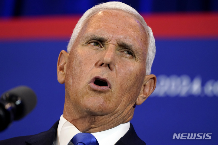 펜스 前 부통령 "그린란드 매입, 美 국익에 부합…트럼프 방식엔 의문"