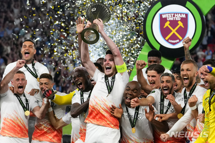 [프라하=AP/뉴시스]웨스트햄, 유로파 콘퍼런스리그 우승. 2023.06.07.