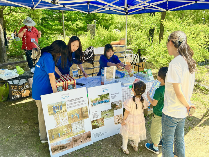 해바라기 봉사단. (사진=bhc그룹 제공) *재판매 및 DB 금지