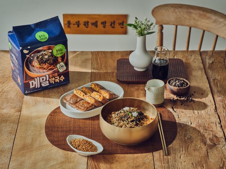 풀무원 들기름 메밀 막국수.(사진=풀무원식품 제공)