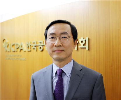 [서울=뉴시스] KT 사외이사 후보에 추천된 안영균&nbsp; 세계회계사연맹(IFAC) 이사. (사진 = 한국공인회계사회 제공) *재판매 및 DB 금지