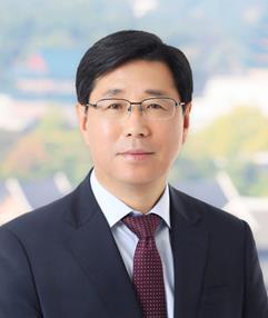 [서울=뉴시스] KT 사외이사 후보에 추천된 윤종수 전 환경부 차관. (사진=환경부 제공) *재판매 및 DB 금지