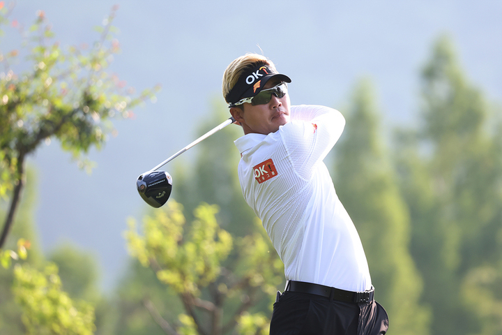 [서울=뉴시스] 9일 경남 양산 에이원CC에서 열린 제66회 KPGA 선수권대회 with A-ONE CC 2라운드 11번홀에서 이태희가 드라이버 티샷을 하고 있다. (사진=KPGA 제공) 2023.06.09. photo@newsis.com *재판매 및 DB 금지