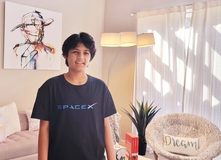 [서울=뉴시스] 지난 10일(현지시간) 미국 비즈니스인사이더는 테슬라 최고경영자(CEO) 일론 머스크가 설립한 민간 우주기업 스페이스엑스(Space X)에 합류하게 된 14세 공대생의 사연에 대해 전했다. (사진=인스타그램 @thepythonkairan) 2023.06.12. *재판매 및 DB 금지