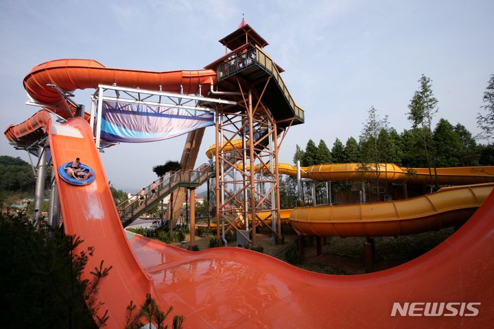 19m 높이에서 급강하하는 캐리비안 베이 타워부메랑고