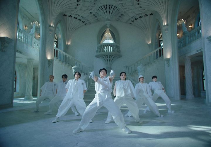 [서울=뉴시스] 에이티지 미니 9집 '더 월드 에피소드 2 : 아웃로우' 타이틀곡 'BOUNCY' 뮤직비디오 티저 2023.06.14. (사진= KQ엔터테인먼트 제공) photo@newsis.com *재판매 및 DB 금지