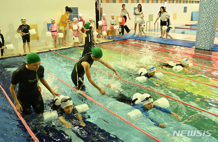 우리 지역에도 수영장을…학교복합시설 사업 1차 공모