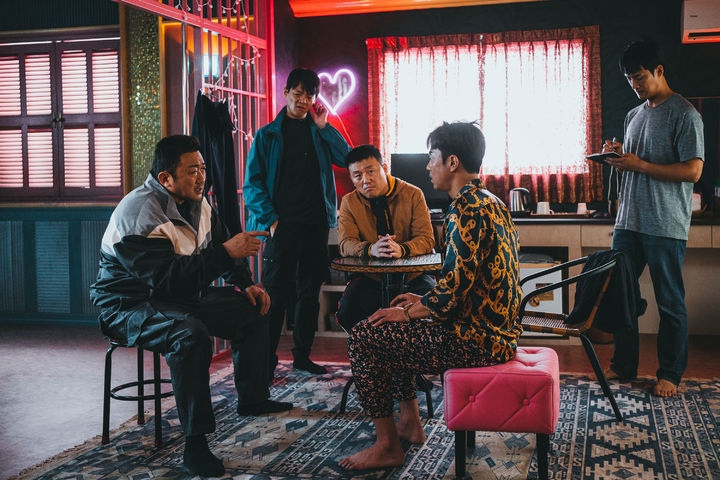 관객은 마동석 펀치 믿었다…'범죄도시' 쌍천만 키워드