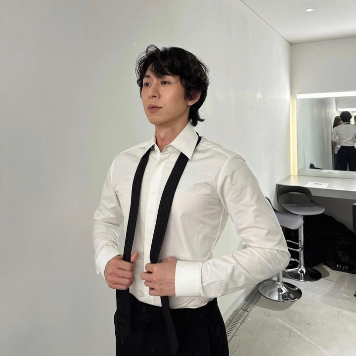 [서울=뉴시스] 힙합 가수 겸 프로듀서 코드 쿤스트가 몸무게 증량 후 달라진 모습을 공개했다. (사진=코드 쿤스트 인스타그램 캡처) 2023.06.15. photo@newsis.com *재판매 및 DB 금지