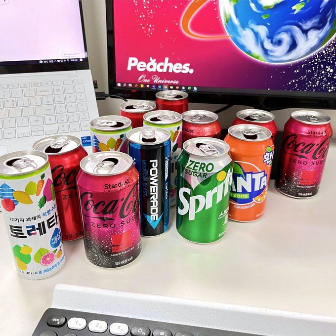 [서울=뉴시스] 현대 사회인들 사이에 '무설탕' 열풍이 불고 있지만 전문가들은 인공감미료의 위험성을 지적하고 있다고 미국 뉴욕포스트가 10일(현지 시각) 보도했다. 사진은 코카콜라 공식 트위터에 있는 다이어트 콜라. 2023.06.15. *재판매 및 DB 금지