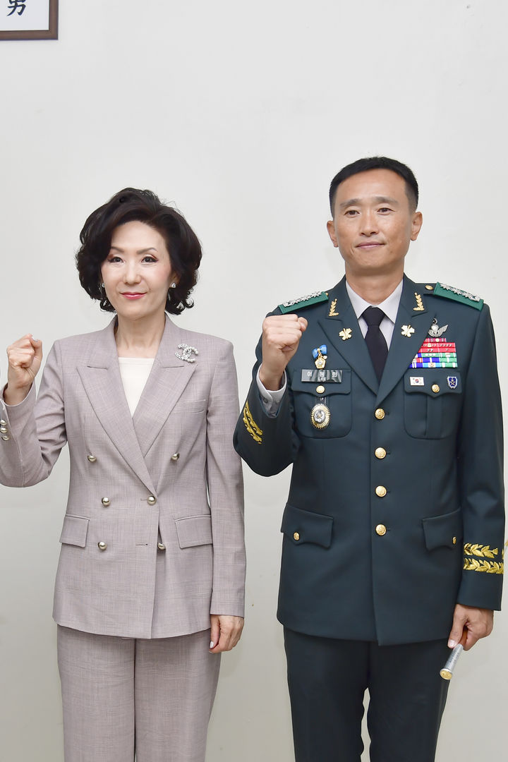 이진숙 총장과 이동휘 단장 *재판매 및 DB 금지