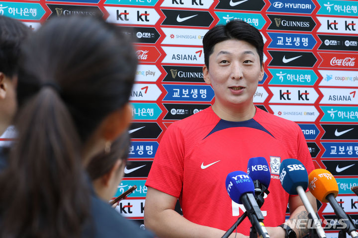 [파주=뉴시스] 권창회 기자 = 대한민국 여자축구국가대표팀 박은선이 18일 오전 경기 파주 국가대표 트레이닝센터(NFC)에서 인터뷰를 하고 있다. 대한민국 여자축구 대표팀은 오는 7월 8일 서울월드컵경기장에서 아이티와 평가전을 갖는다. 2023.06.18. kch0523@newsis.com