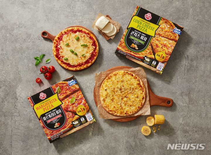 [서울=뉴시스] 오뚜기 치즈피자 2종. (사진=오뚜기 제공)