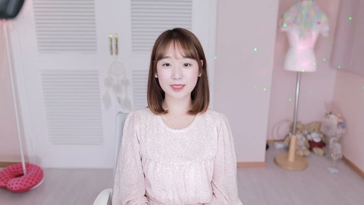 유튜브 예능 '머니게임'에 출연했던 유튜버 겸 아프리카 TV BJ 이루리가 깜짝 결혼 소식을 전했다.(사진=이루리 유튜브 캡처) *재판매 및 DB 금지