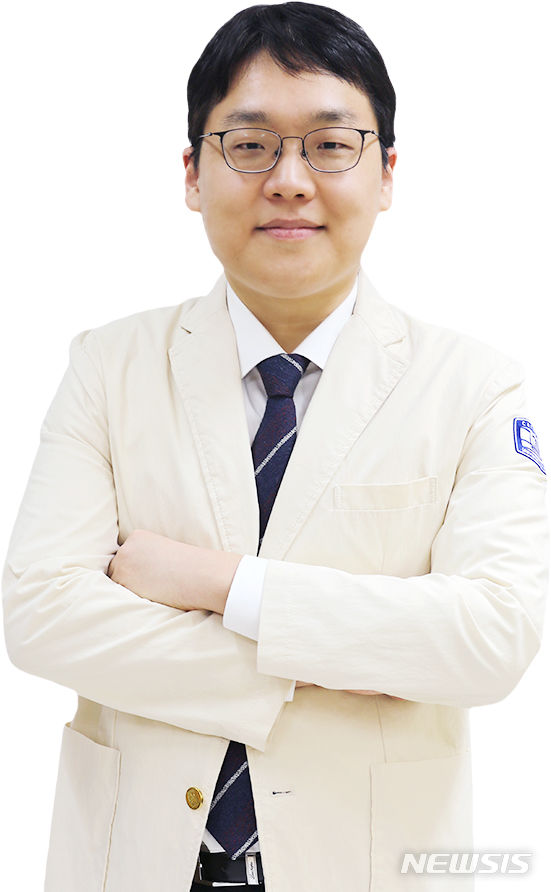[부천=뉴시스] 정일형 기자 = 가톨릭대학교 부천성모병원 김윤섭 임상강사. (사진은 부천성모병원 제공)