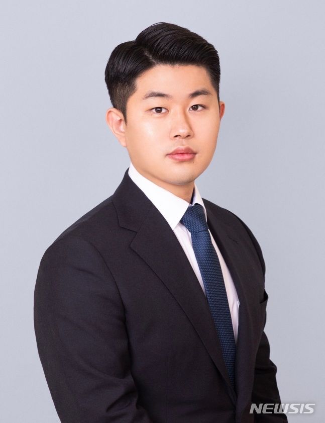 [서울=뉴시스] 평양 김일성대 출신으로 한국에서 방송인으로 활동했던 탈북민 김금혁씨가 국가보훈부 장관정책보좌관으로 발탁된 것으로 20일 확인됐다. (사진=김씨 페이스북 캡처) 2023.06.20