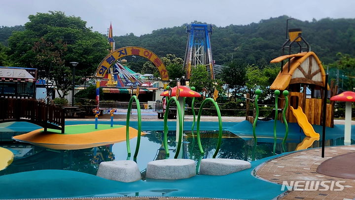 오는 7월 임시 개장하는 충북 제천 의림지 물놀이장. 5357㎡ 규모로 물놀이대, 바닥분수, 놀이기구 등을 갖췄다. 2023.6.22. nulha@newsis.com