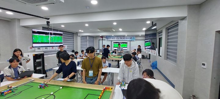 서천교육지원청은 20~22일 서천중학교, 장항초등학교에서 제3회 서천군 학생 로봇축구대회 대회를 가졌다. 2023. 06. 22 서천교육지원청 *재판매 및 DB 금지