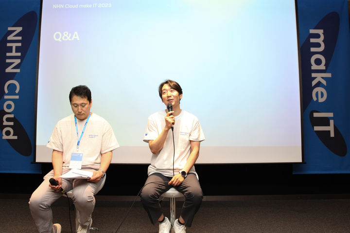 김동훈 NHN클라우드 공동대표와 최부걸 클라우드사업실장이 22일 자사의 클라우드 기술 전략 콘퍼런스 기자간담회에서 질의응답을 진행하고 있다. (사진=NHN클라우드 제공) *재판매 및 DB 금지