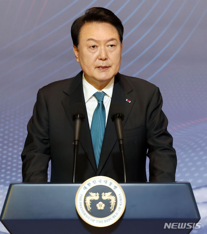 [서울=뉴시스] 전신 기자 = 윤석열 대통령이 25일 서울 종로구 대한민국역사박물관에서 열린 한미동맹 70주년 특별전에서 인사말을 하고 있다. 2023.06.25. photo1006@newsis.com
