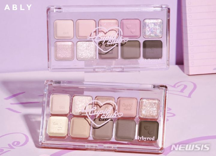 [서울=뉴시스] 에이블리코퍼레이션이 운영하는 스타일 커머스 플랫폼 '에이블리'는 퍼스널 컬러 트렌드에 색조 화장품 수요가 급증했다고 26일 밝혔다. (사진=에이블리코퍼레이션 제공) 2023.06.26. photo@newsis.com
