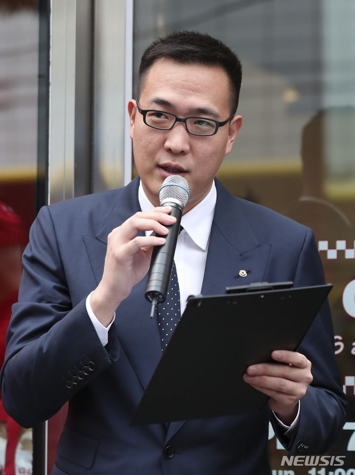 [서울=뉴시스] 김근수 기자 = 김동선 한화갤러리아·한화호텔앤드리조트 미래비전총괄 부사장. 2023.06.26. ks@newsis.com