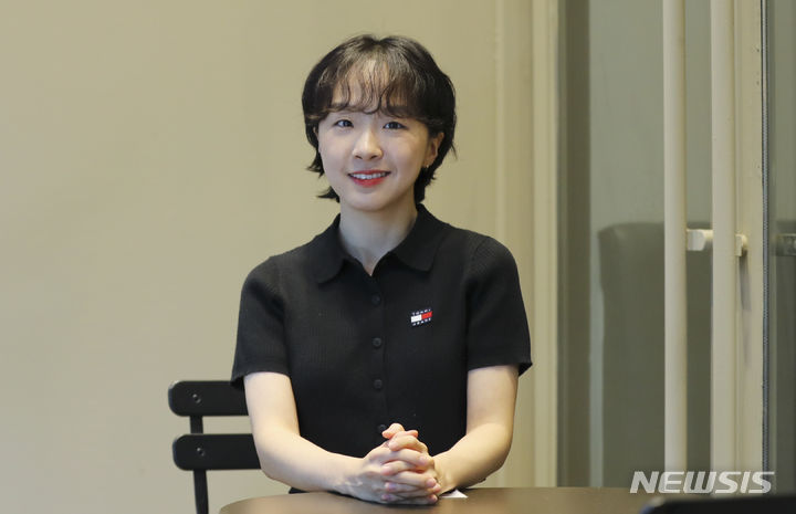 [서울=뉴시스] 최진석 기자 = 100만 음악 크리에이터 차다빈이 26일 서울 송파구에서 뉴시스와 인터뷰하고 있다. 2023.06.26. myjs@newsis.com