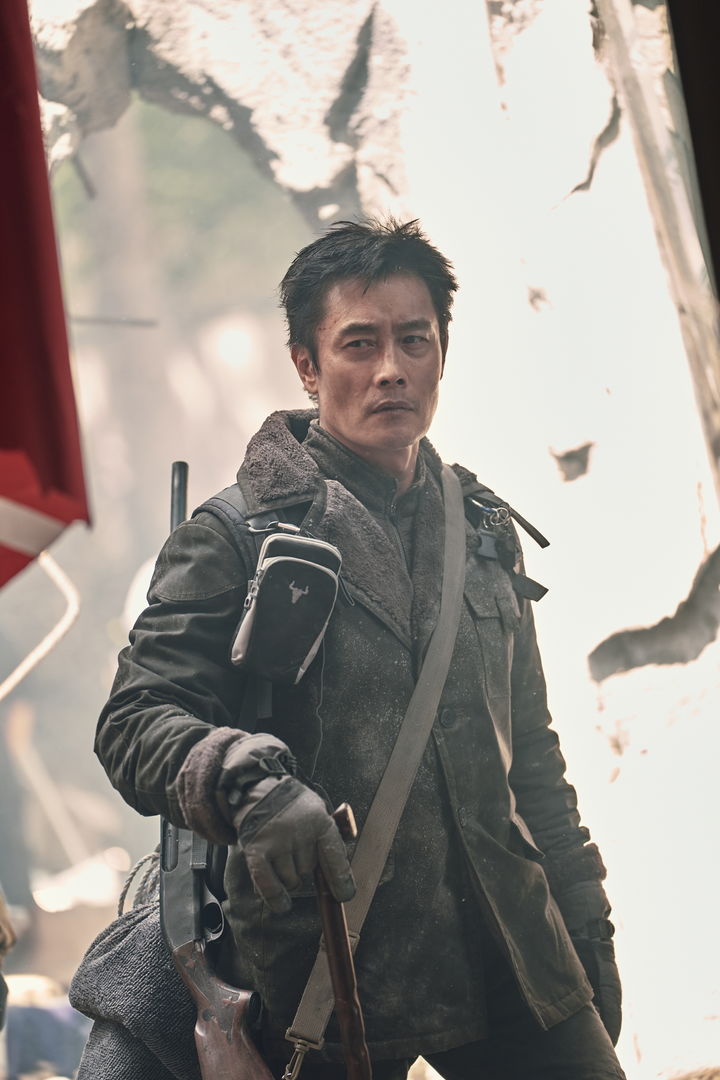 이병헌, 아파트 주민 대표 됐다…"이게 영화네"