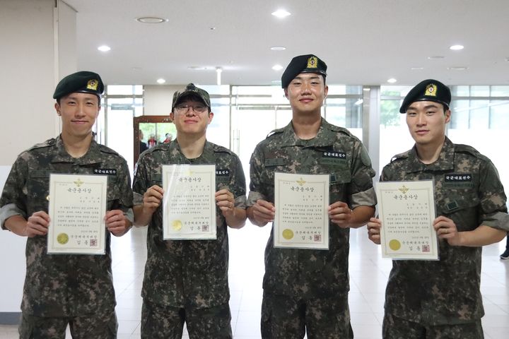 김천상무 5기 4인방 전역 (사진=김천상무 제공) *재판매 및 DB 금지