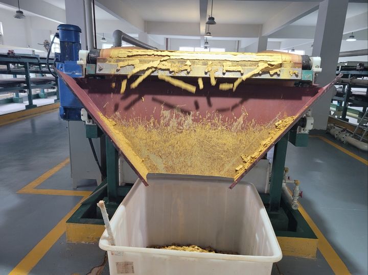 컬러레이 공장 내 진주광택안료 생산 라인. (사진=컬러레이). *재판매 및 DB 금지