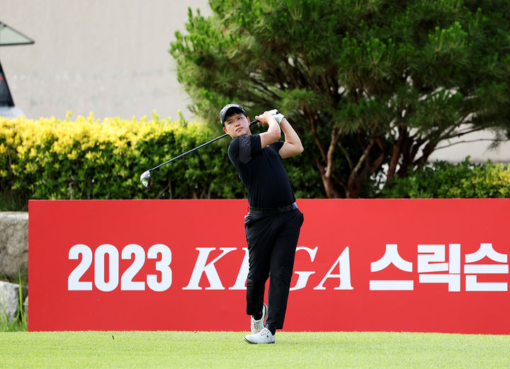 [서울=뉴시스]전준형의 플레이 모습. 2023.06.28. (사진=KPGA 제공)&nbsp; *재판매 및 DB 금지
