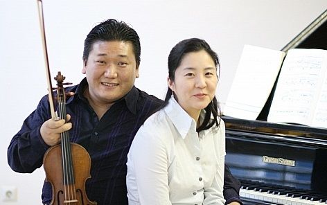바이올리니스트 김응수와 지난 4월 세상을 떠난 아내 고(故) 피아니스트 채문영. (자료사진) photo@newsis.com *재판매 및 DB 금지