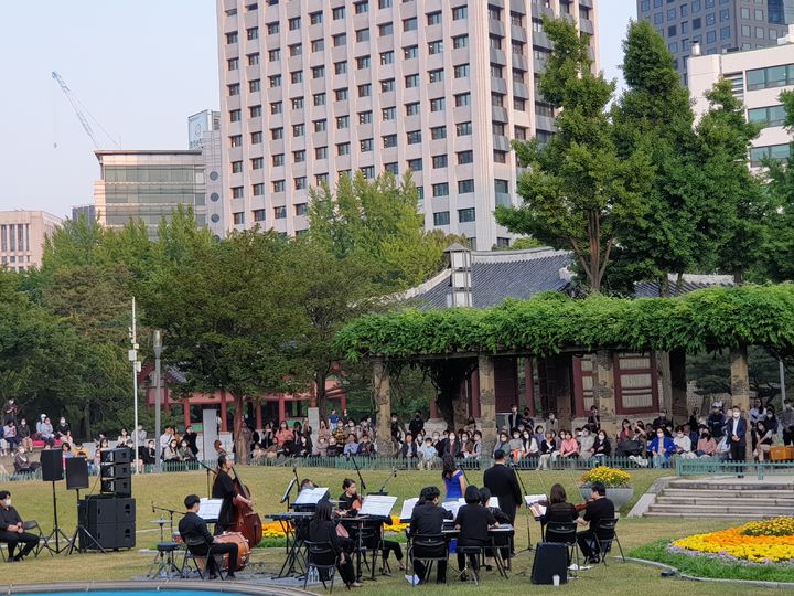 [서울=뉴시스] 2022년 덕수궁관리소-국립심포니오케스트라의 덕수궁 봄 음악회 (사진=문화재청 제공) 2023.07.04. photo@newsis.com *재판매 및 DB 금지