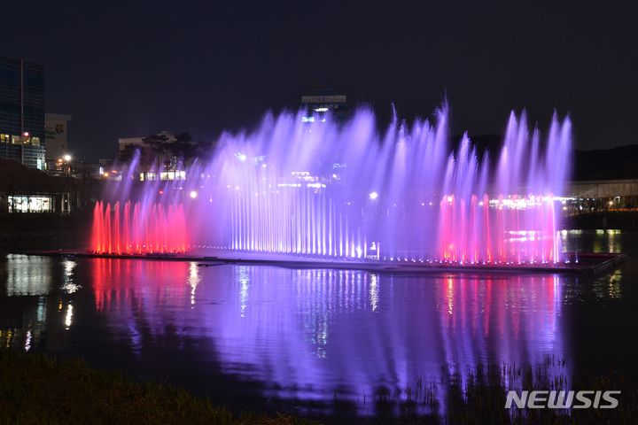  동백호수공원 음악분수(사진제공=용인시)