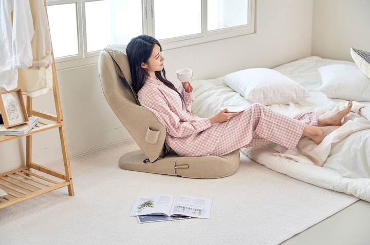 [서울=뉴시스] 6일 코지마는 신체 부위별 집중 케어가 가능한 좌식 안마기 코지모션과 발과 종아리 마사지기 컴피트를 출시했다고 밝혔다. 2023.07.06. photo@newsis.com *재판매 및 DB 금지