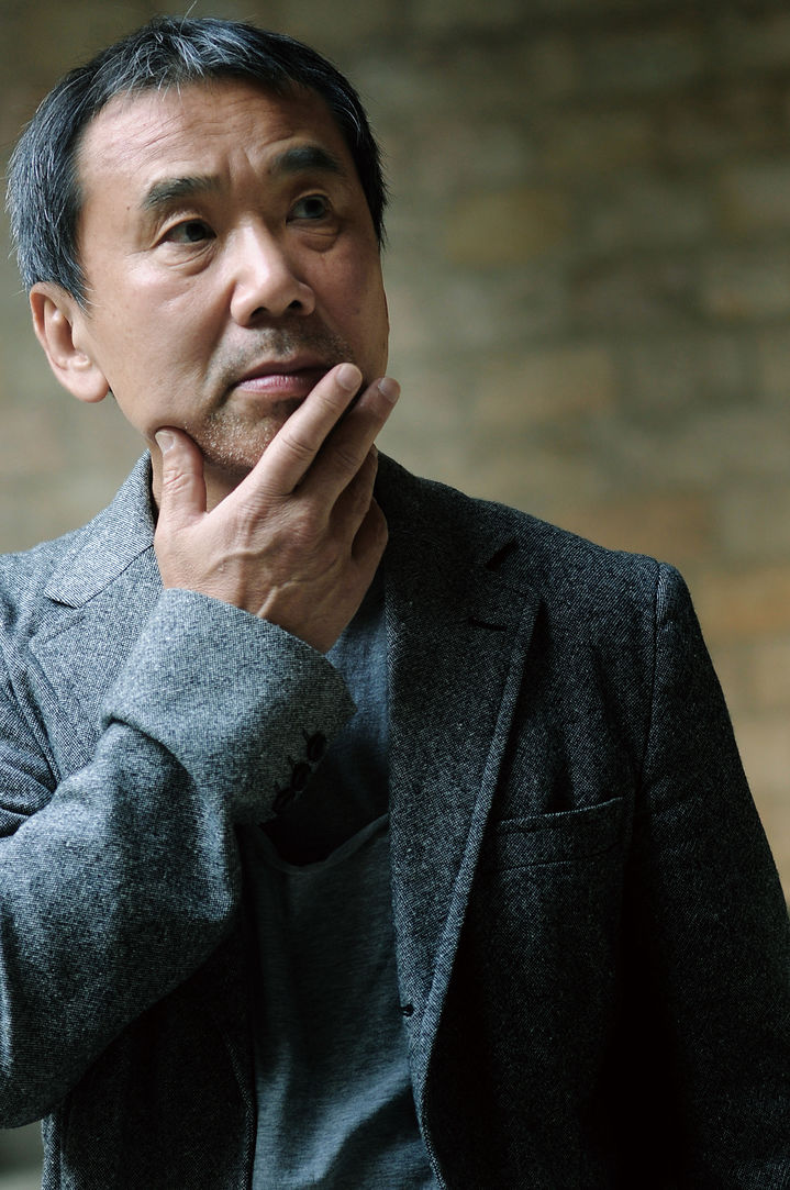 [서울=뉴시스] 일본의 유명 작가 무라카미 하루키(村上春樹)가 3년 만에 신작 소설을 발표하면서 한밤중에 서점 '오픈런'을 하는 행렬이 이어졌다고 현지 언론들이 3일 보도했다. 사진은 무라카미 하루키(사진=문학동네 제공) 2026.07.03. photo@newsis.com *재판매 및 DB 금지