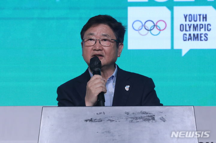 [서울=뉴시스] 김선웅 기자 = 박보균 문화체육관광부 장관이 6일 서울 송파구 올림픽파크텔에서 열린 2024 강원동계청소년올림픽대회 G-200 계기 성공개최 기원행사에서 축사를 하고 있다. 2023.07.06. mangusta@newsis.com