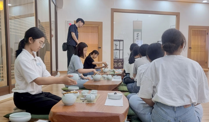 [보성=뉴시스] 전남교육청 보성교육지원청 '2023 찾아가는 향토사교육'. (사진=전남도교육청 제공). photo@newsis.com *재판매 및 DB 금지