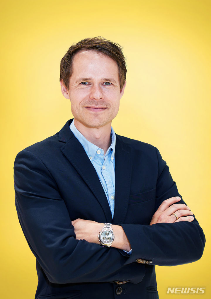 [서울=뉴시스] 소렌 모럽 레고코리아 신임 마케팅 상무. (사진=레고코리아 제공) 2023.07.10. photo@newsis.com