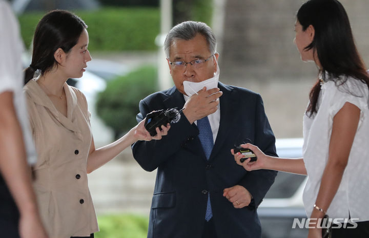 [서울=뉴시스] 조수정 기자 = 박영수 전 특별검사. 2023.07.11. chocrystal@newsis.com