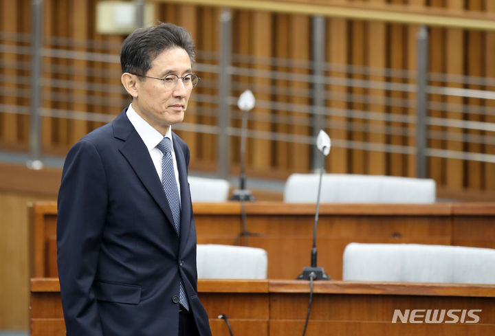 [서울=뉴시스] 고범준 기자 = 서경환 대법관 후보자가 12일 오전 서울 여의도 국회에서 열린 인사청문회에 출석하고 있다. 2023.07.12. bjko@newsis.com