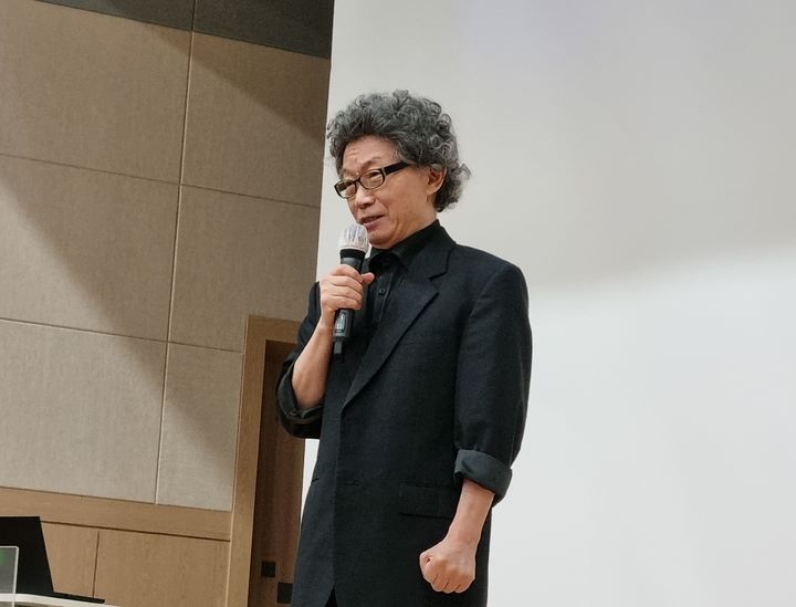 [청주=뉴시스] 안성수 기자 = 13일 충북 청주시 오창호수도서관 강당에서 서균렬 서울대학교 명예교수가 '후쿠시마 원전 오염수, 정말 마셔도 괜찮을까' 주제 강연을 하고 있다. 2023.7.13. photo@newsis.com *재판매 및 DB 금지