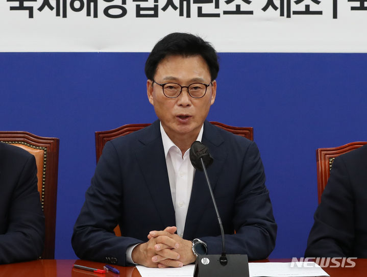 [서울=뉴시스] 전진환 기자 = 박광온 더불어민주당 원내대표가 13일 오전 서울 여의도 국회에서 열린 정책조정회의에서 발언하고 있다. 2023.07.13. amin2@newsis.com