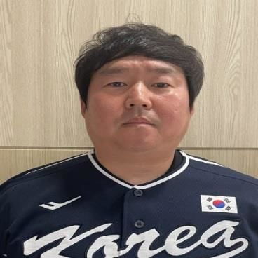 [포항=뉴시스] 대해초등학교 야구부 정기문 감독 *재판매 및 DB 금지