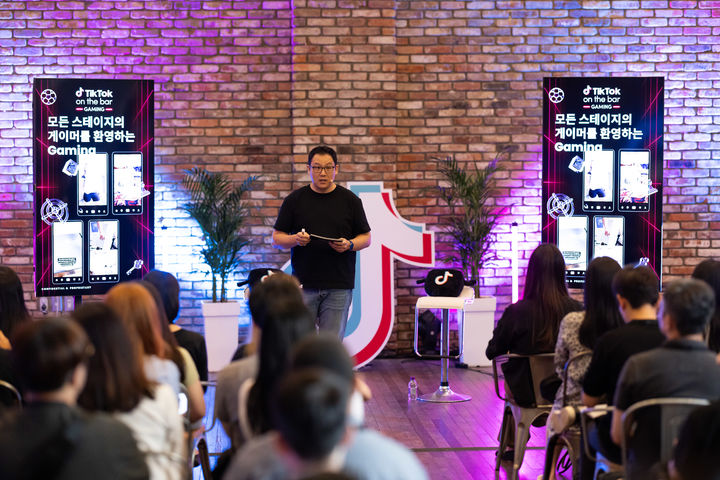 [서울=뉴시스]글로벌 숏폼 동영상 플랫폼 틱톡(TikTok)이 지난 20일 국내 게임 업계를 위한 네트워킹 행사인 '틱톡 온 더 바 게이밍(TikTok on the bar GAMING)'을 마쳤다고 21일 밝혔다. (사진=프레인 글로벌 제공) 2023.07.21 photo@newsis.com *재판매 및 DB 금지