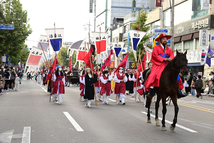 [진주=뉴시스] 진주 개천예술제 전국 가장행렬 경진대회 참가자 모집. *재판매 및 DB 금지