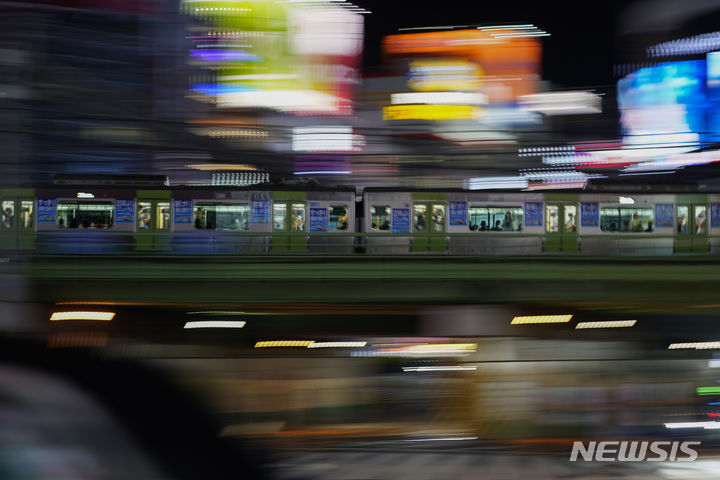 [도쿄=AP/뉴시스] 20일 일본 경시청은 지난 1월부터 12월19일까지 도쿄 신주쿠 일대에서 매춘부 140명을 체포했다고 밝혔다. (*기사와 관련 없는 사진) 2023.12.21.