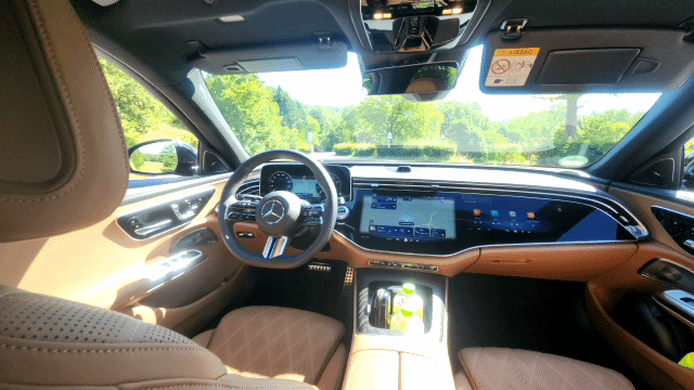 [빈=뉴시스] 유희석 기자 = 메르세데스-벤츠 11세대 E클래스 E450 AMG 라인 모델의 내부 모습. 2023.07.25 photo@newsis.com *재판매 및 DB 금지