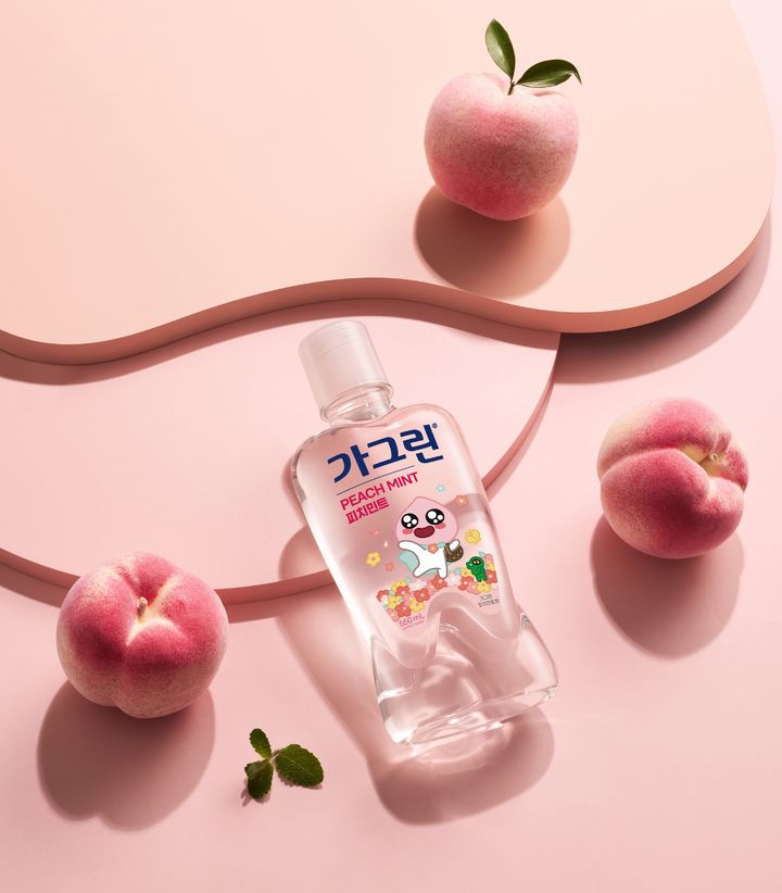 [서울=뉴시스] 지난달 출시된 구강청결제 가그린의 새로운 향 '피치 민트'. (사진=동아제약 제공) 2023.07.25. photo@newsis.com *재판매 및 DB 금지