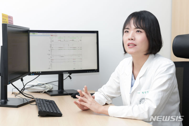 [서울=뉴시스]경희대병원 신경과 황경진 교수. (사진= 경희대병원 제공) 2023.07.26. photo@newsis.com.